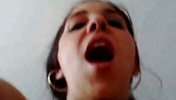 Dem charmanten Teen Sofy eine schöne Gesichtsbehandlung zu geben, alte sex videos nachdem sie ihre Muschi gebohrt hat
